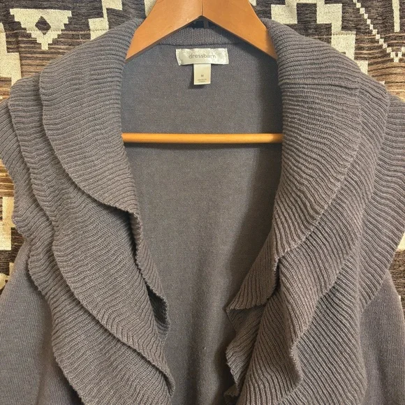 Dressbarn Gray Ruffle Vest Size Medium, Cotton Blend - Picture 3 of 12